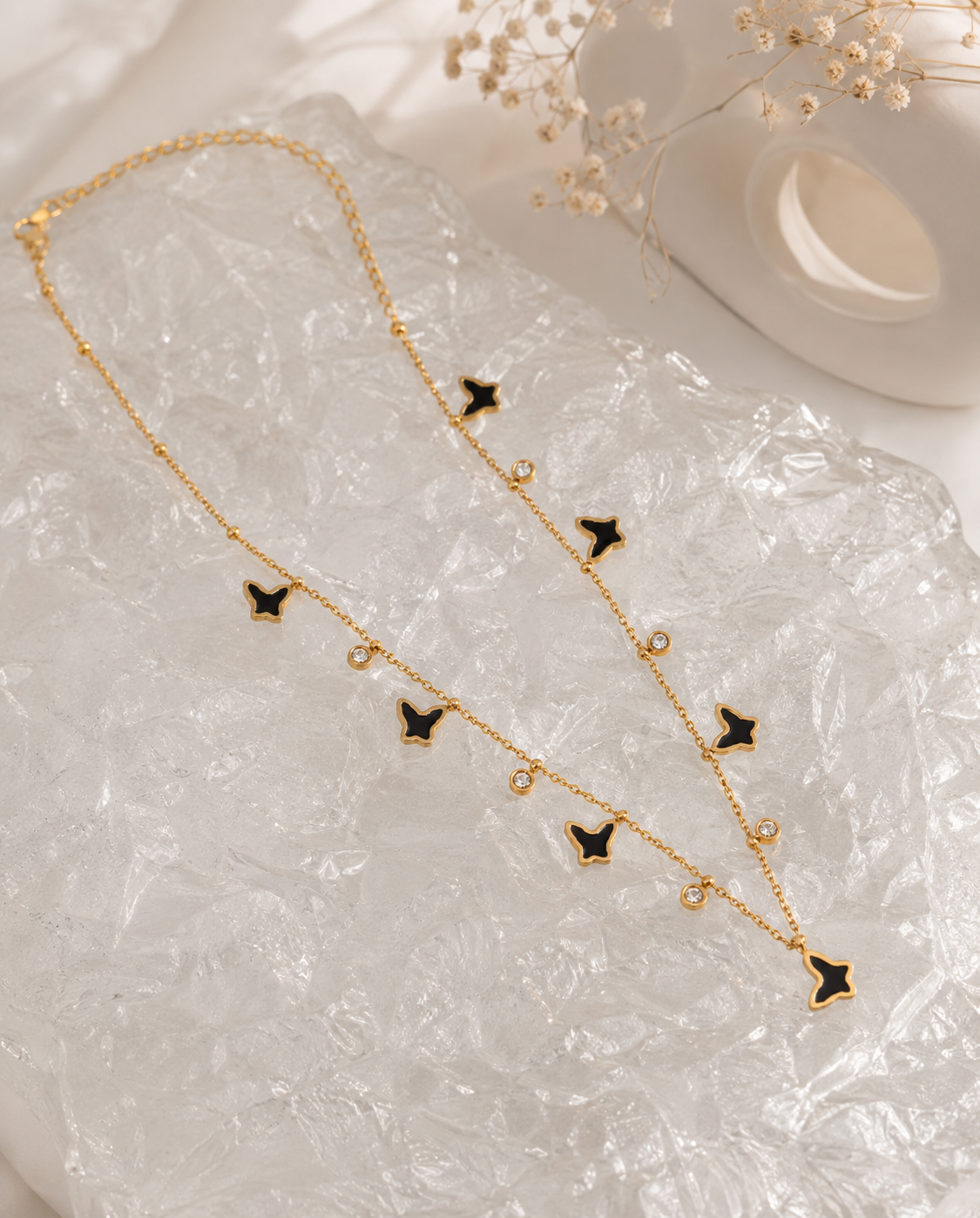Noir Clover Necklace