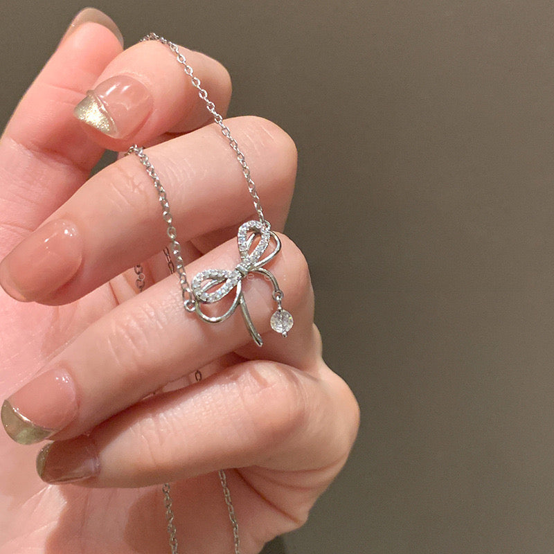 Bella Bow Necklace