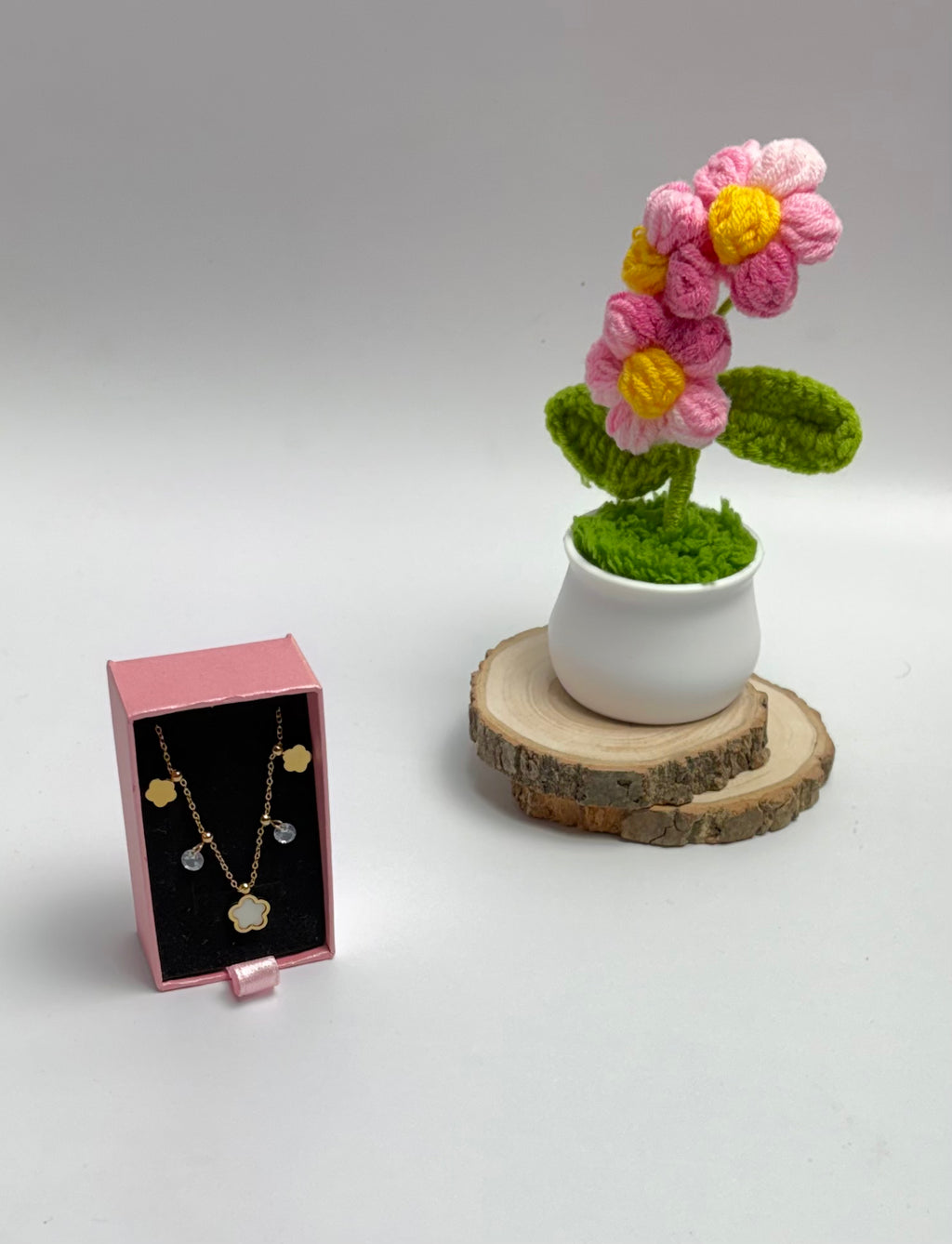 Bloom Clover Necklace