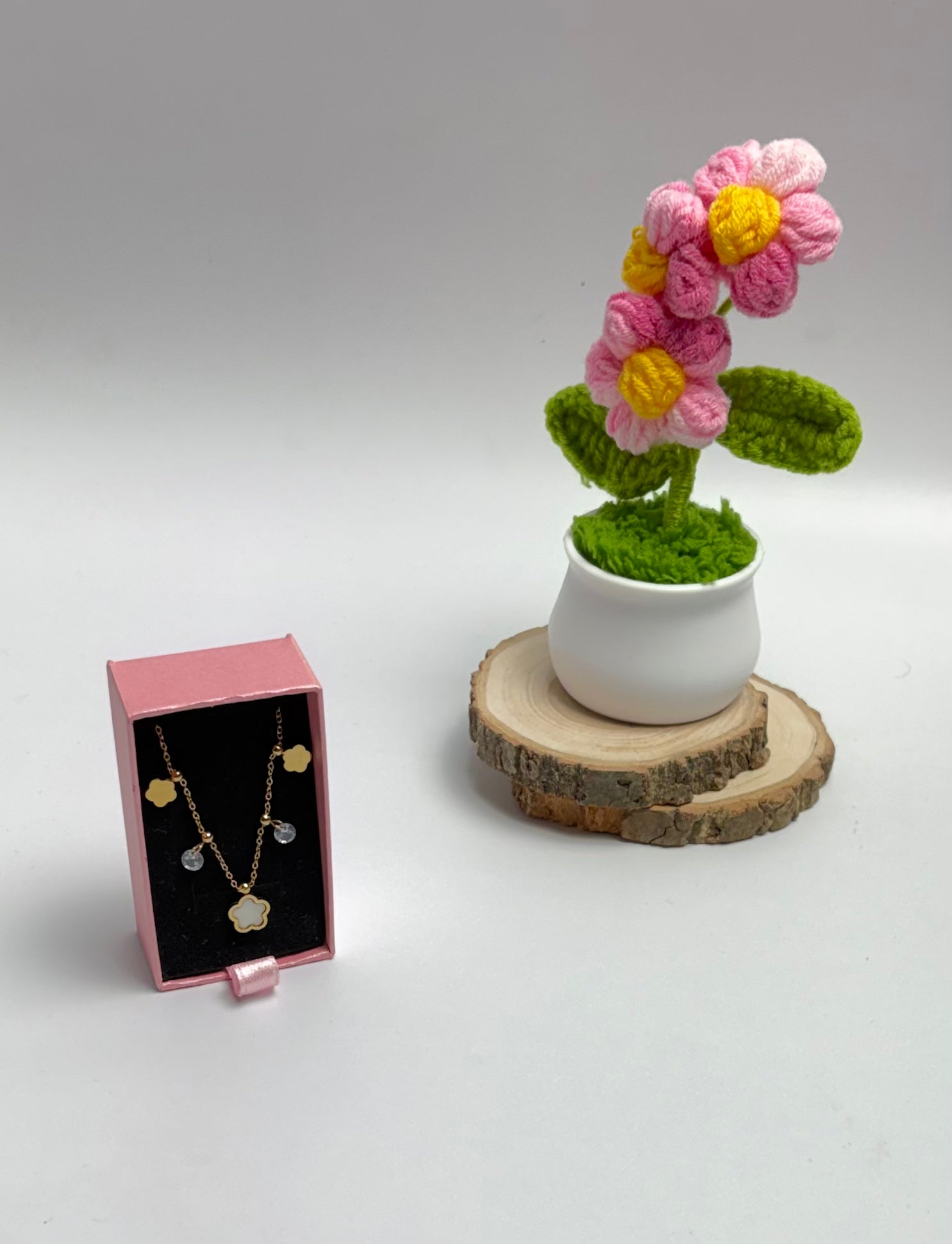 Bloom Clover Necklace