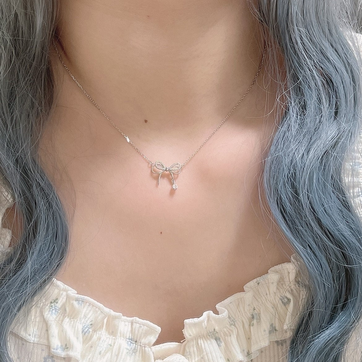 Bella Bow Necklace