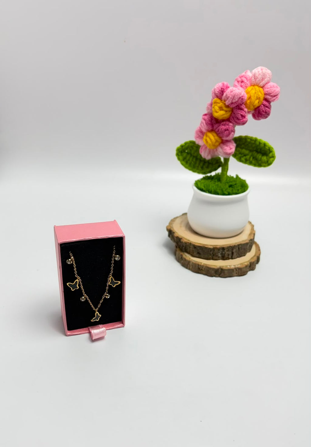 Noir Clover Necklace