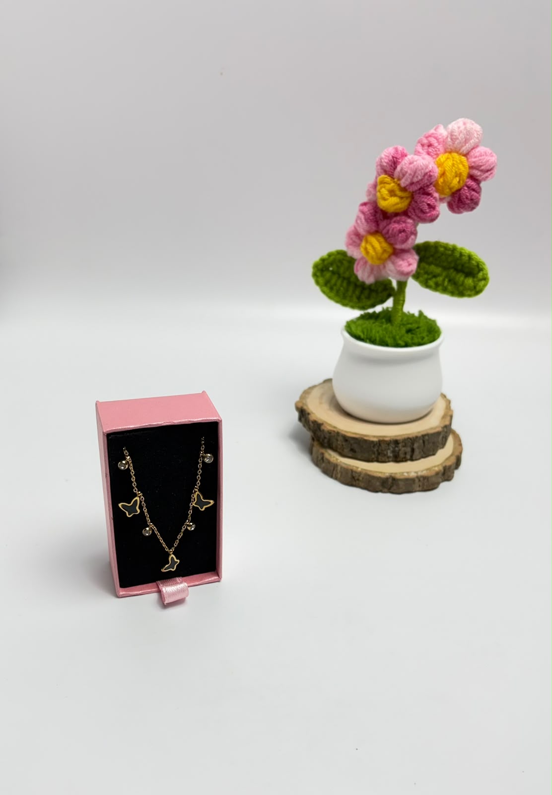 Noir Clover Necklace